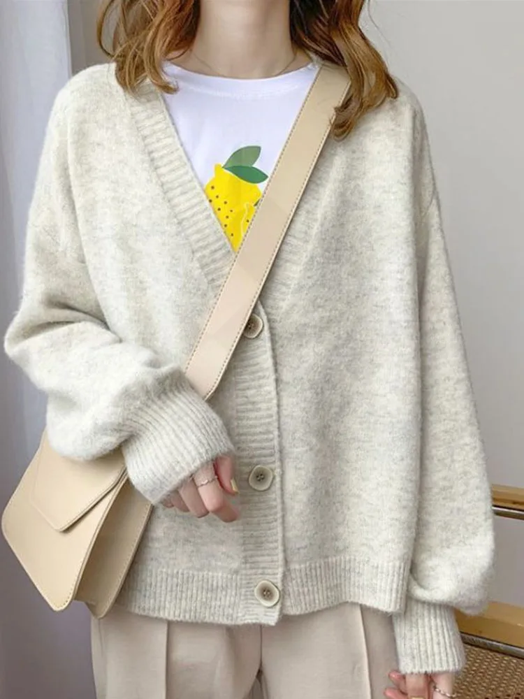 المرأة كبيرة الحجم الخامس الرقبة سترة متماسكة سترة 2025 الخريف الشتاء الكورية شيك بلوزة الفتيات أبلى Suete Mujer المعطف