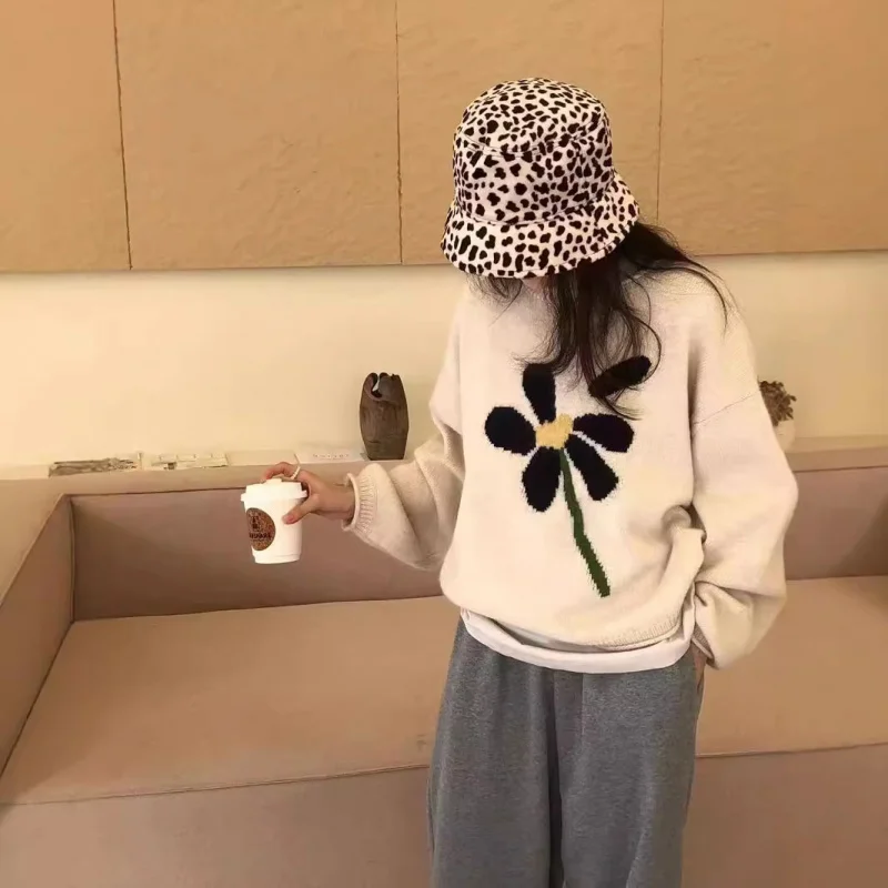 

INS корейский стиль, шерстяной свитер в холодном стиле, цветочная вышивка, дизайн, уменьшающий возраст, женский свитер с круглым вырезом