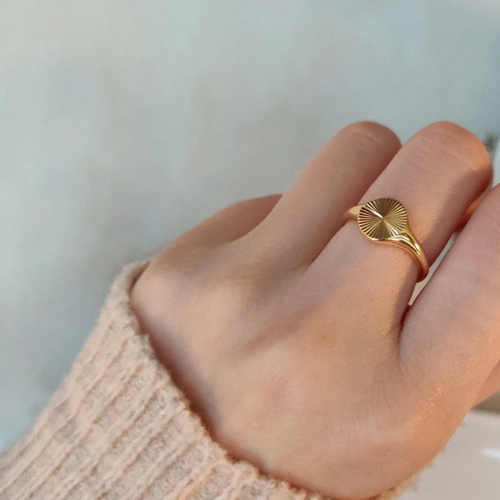 High Quality Wave Rings for Women Minimalist Dainty Rays Texture Circle Ring Stainless Steel Signet Chunky Dome Ring Jewelry