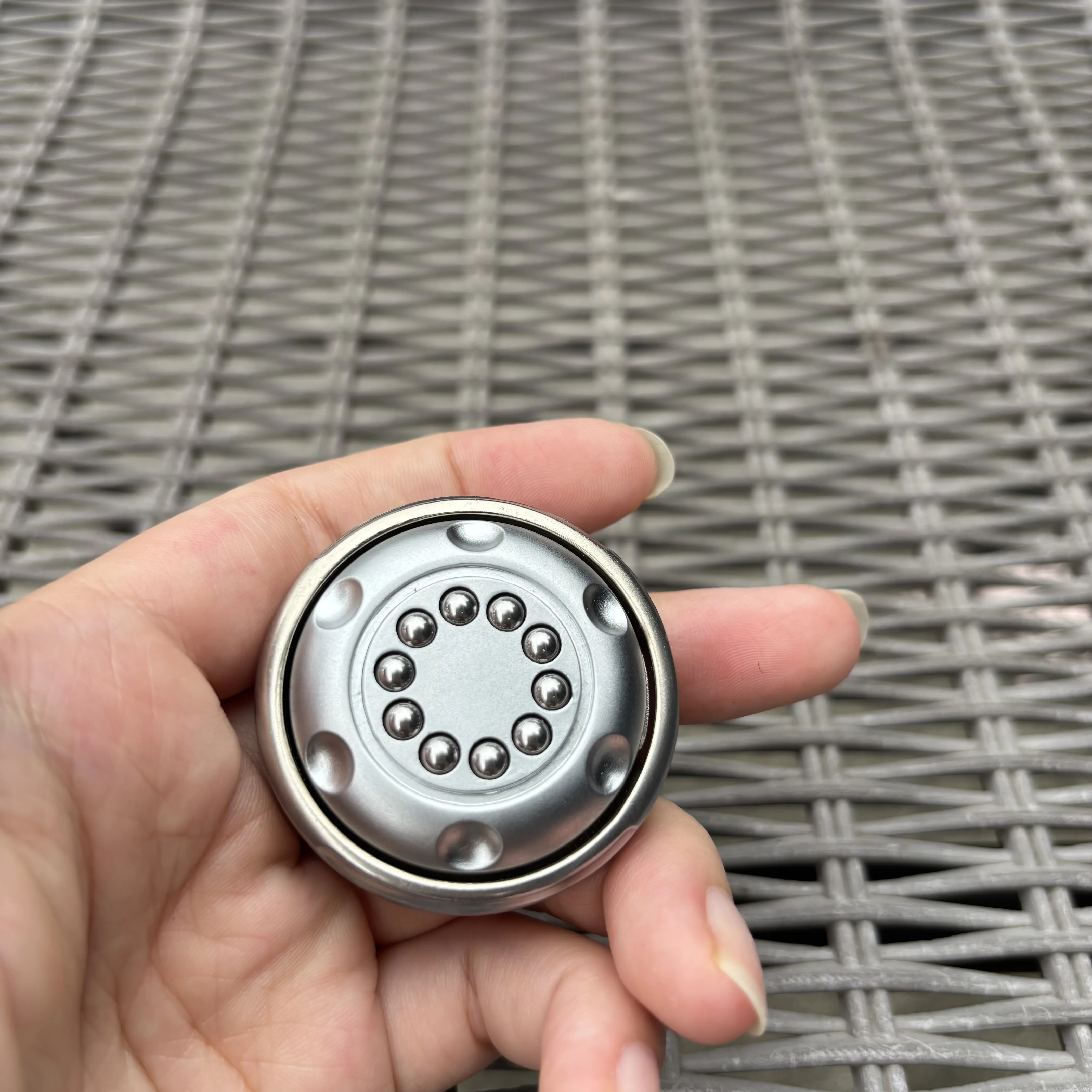 Moneta meccanica Disco volante Cursore in metallo Fidget Office Toys Gadget fantastici