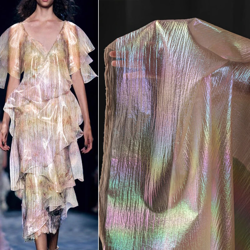 

Радужная ткань с градиентом бежевого цвета, слегка морщинистая текстура, полупрозрачная пряжа для показа мод, сценический костюм, дизайнерская ткань