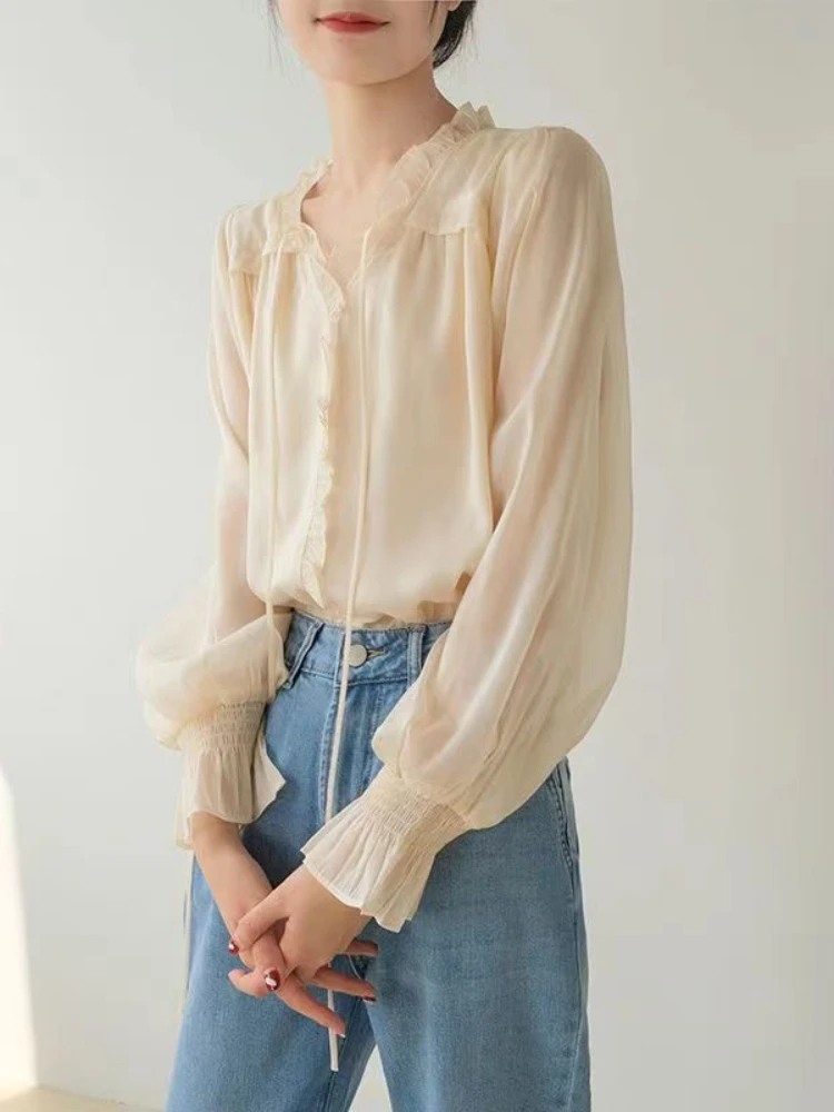 เสื้อแขนบานผู้หญิง สไตล์หวานๆ แฟชั่นฤดูใบไม้ผลิ ลำลอง แมทช์ได้กับทุกชุด สไตล์สาวเกาหลี ฮิปสเตอร์ แต่งระบาย เสื้อผ้าเกาหลี ชิค เรียบง่าย สไตล์ฮาราจูกุ