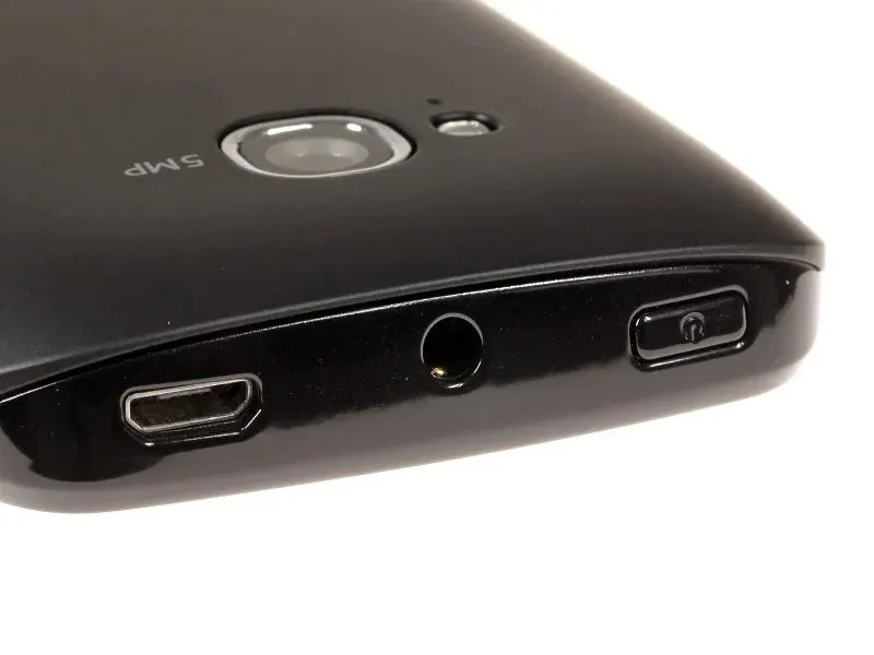 الأصلي مقفلة Lumia 710 شريحة واحدة 8GB ROM 512MB RAM 3.7 "شحن سريع 3G TFT الهاتف المحمول بحالة جيدة