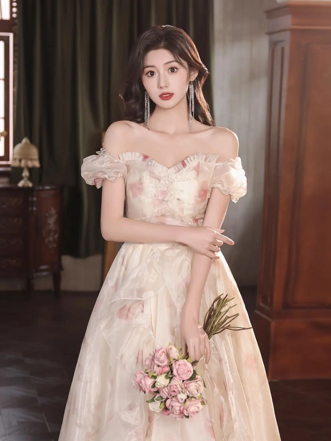 Coalfell シャンパンカラーのイブニングドレス女性の夏の光高級ハイエンドバー Mitzvah 気質ふわふわプリンセススカート