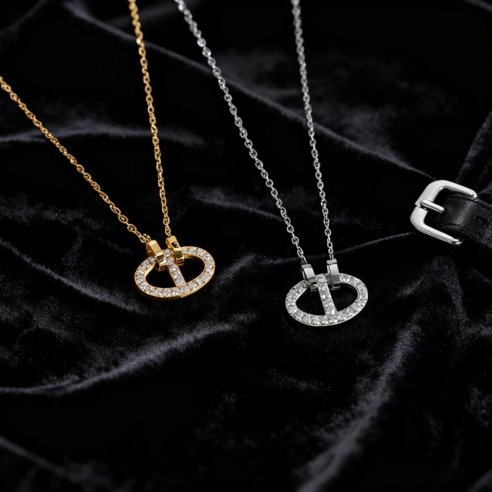 

2025 Trendy Jewelry Women's Romantic Crystal Temperament Zircon Clavicle Necklace Fashionable Anniversary Gift