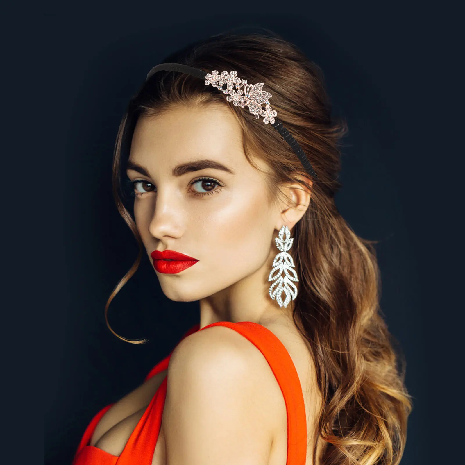 

Elegant Alloy Rhinestone Non-Slip Headband Stylish Decorative Hair Band for Women Wedding Party Costume Role Play Show