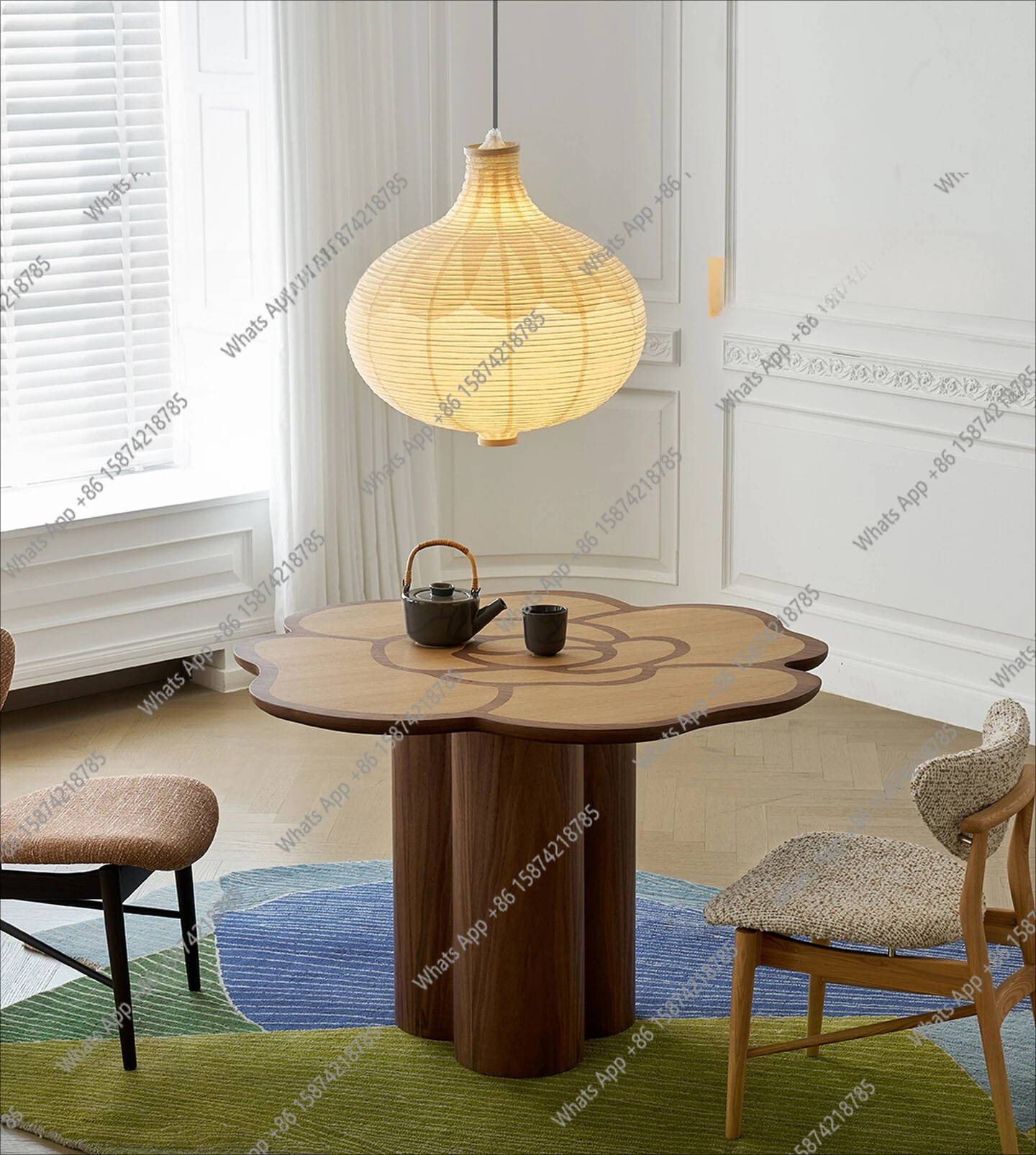 

Flower picnic dining table Retro medieval style living room small apartment home designer creative round dining table