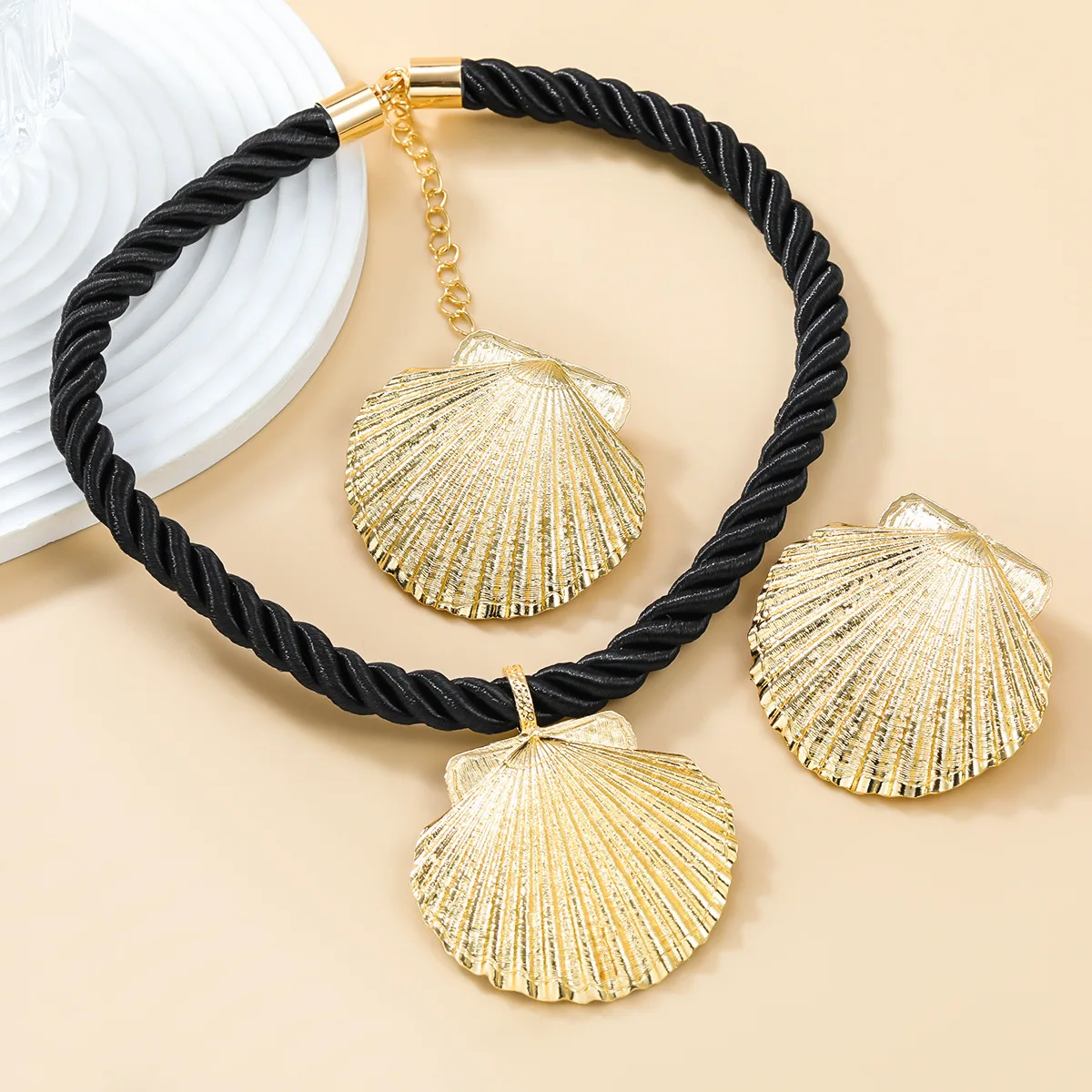 New Summer Rope Chain Shell Pendant Necklaces Earrings Jewelry Sets for Women Boho Beach Party Jewelry Set Birthday Gift