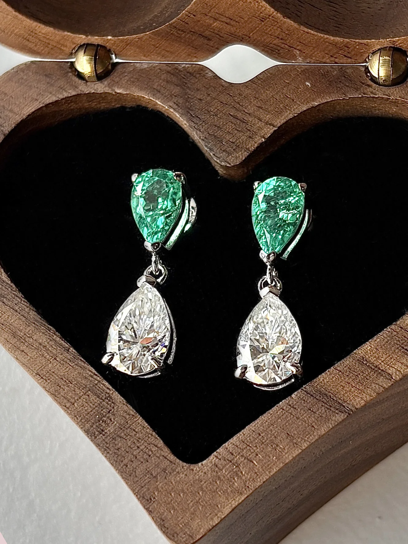 

Onnelik Waterdrop Moissanite Diamond Earrings Lab Grown Columbia Emerald/Ruby Earrings S925 Silver for Women Wedding Jewelry