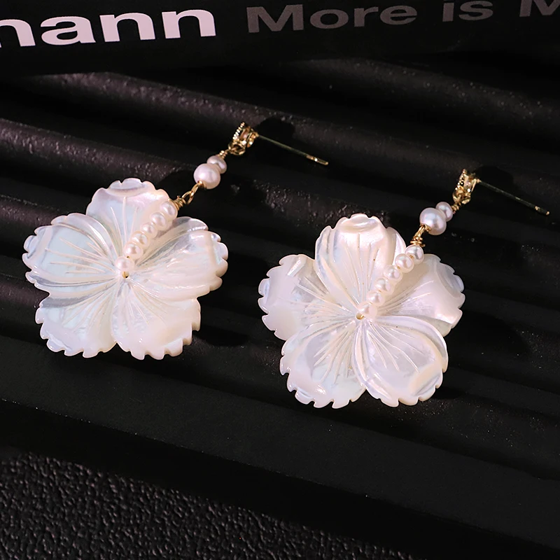 

Natural Freshwater Pearl Shell Flower Earrings Handmade Design Classic Style Gift Banquet Women's Jewelry GE1805