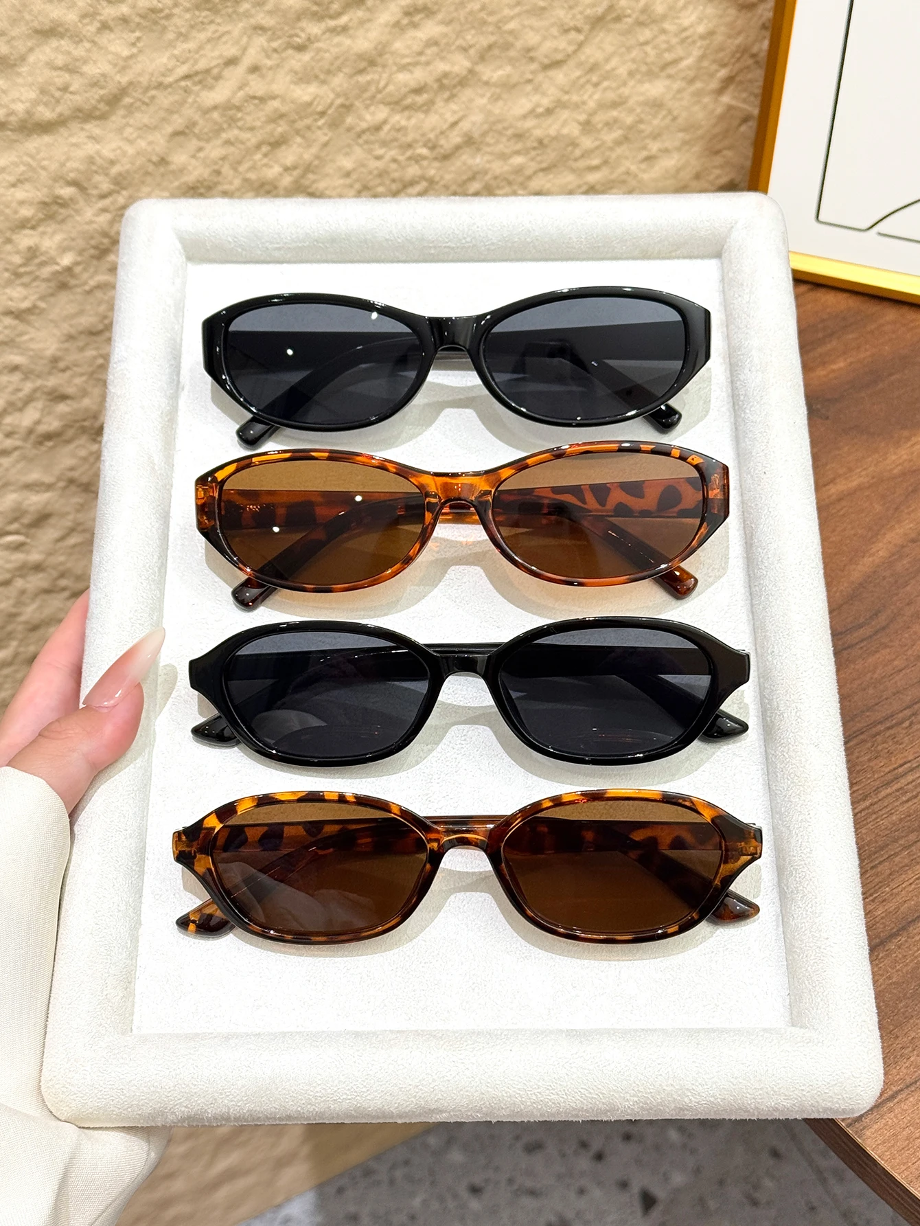 4-teiliges Retro-Sonnenbrillen-Set mit gemischten Rahmenformen, künstlerischer und intellektueller Retro-Stil, trendig für Ausflüge und Urlaub