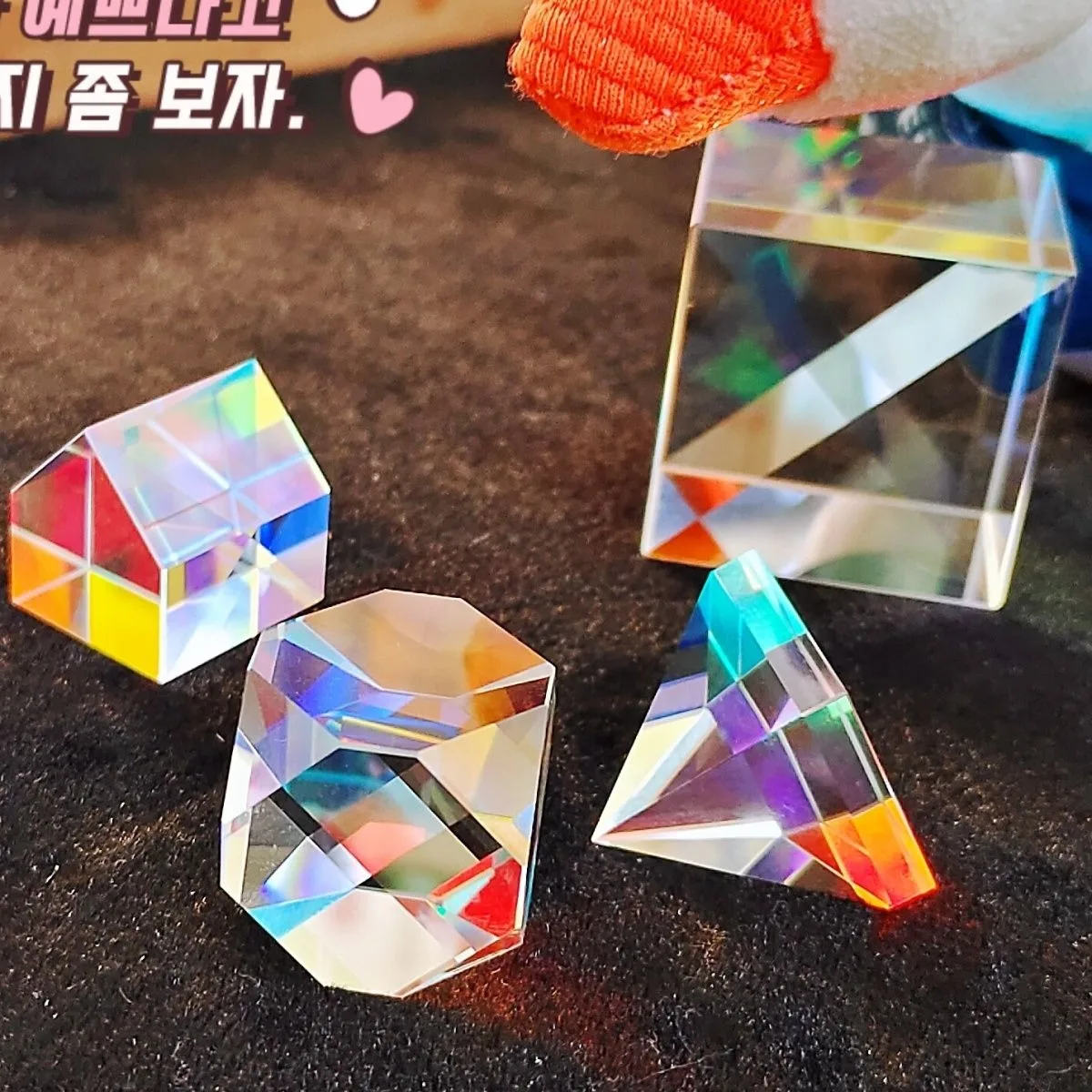 

Crystal Aurora House Prisms Sun Catcher Lighting Splitting Diamond Shape for Photographic Beam Glass Ornament Birthday Desk Gift