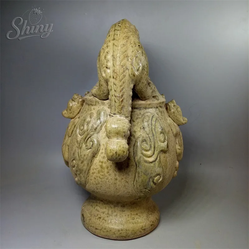 Song Dynasty Yue Kiln Celadon Imitation Ancient Ceramic Dragon-Headed Engraved Reverse-Flowing