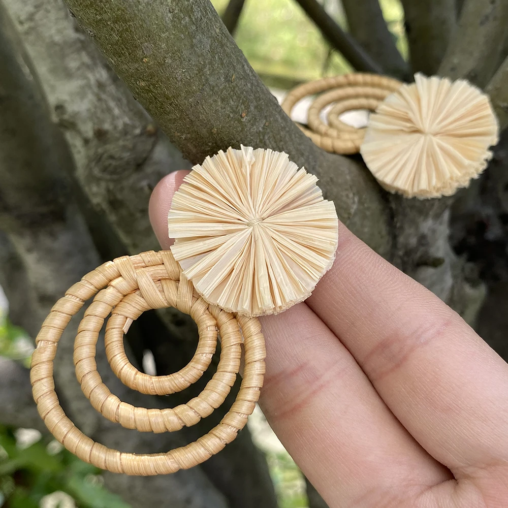 AENSOA Handmade Two Tone Rattan Knit Wrapped Round Drop Earrings for Women Geometric Circles Wooden Raffia Earrings Jewelry 2023