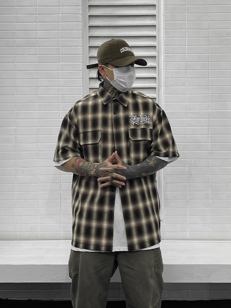 

Модная мужская рубашка в клетку с вышивкой в стиле американского Западного побережья, с коротким рукавом, летняя, свободного кроя, повседневная, в стиле чикано, из хлопка, не требующая глажки