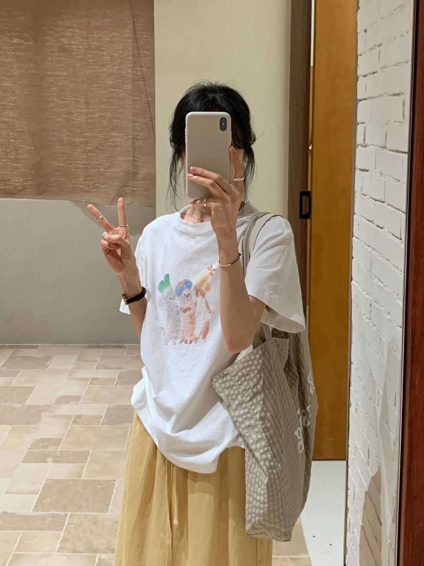 

Белая футболка с принтом грибов, женская, свободного кроя, повседневная, универсальная, с круглым вырезом, летняя новинка