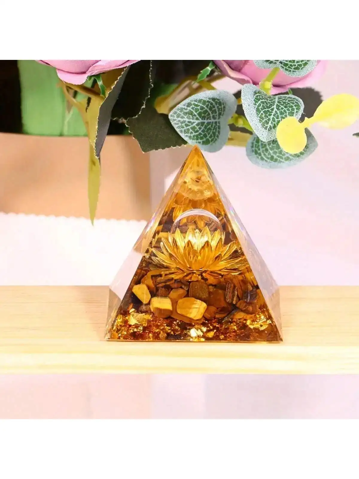 Piramide di Orgone con simbolo di loto occhio di tigre in cristallo trasparente con energia positiva e guida-piramide Orgone con simbolo di loto