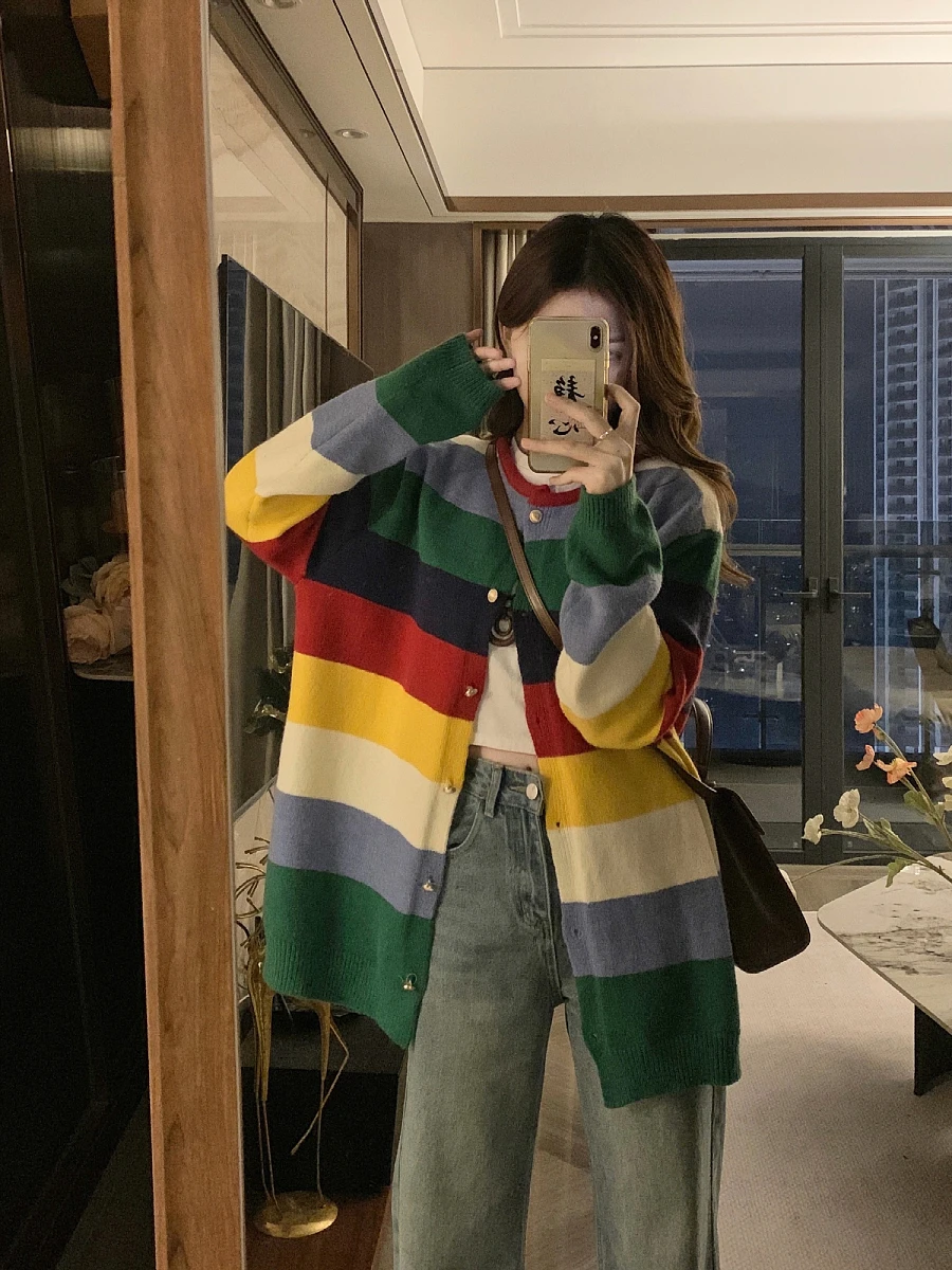 

Новый женский вязаный кардиган оверсайз с радужными полосками, круглым вырезом, осенне-зимний, в стиле ретро, для создания молодого образа, в стиле Lazy Sle Sw...