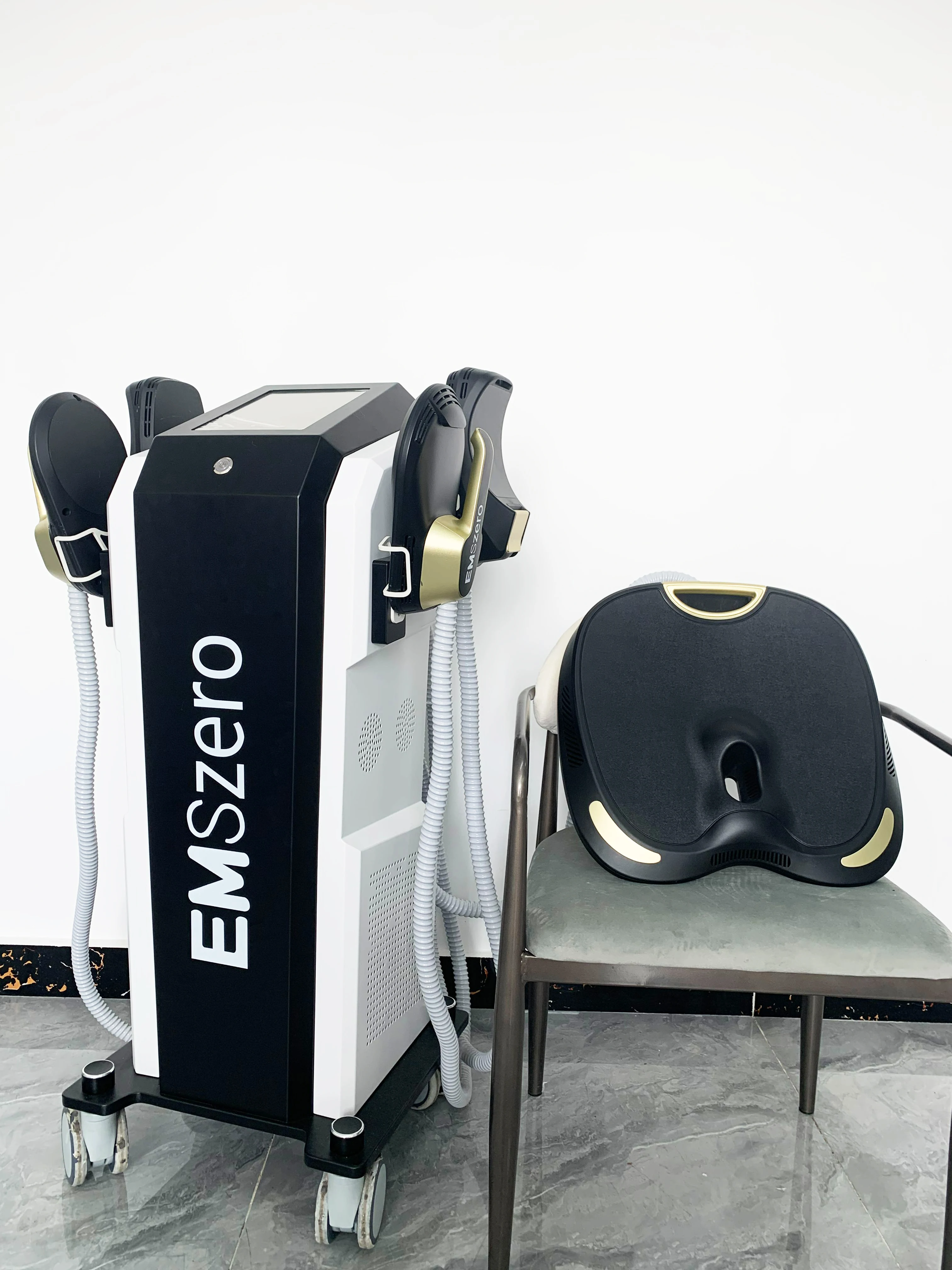 

Professional Facial Electrostimulation Machine Emrf Face Ems RF Face Lifting PEFACE Sculpt Face Pads Massager Device