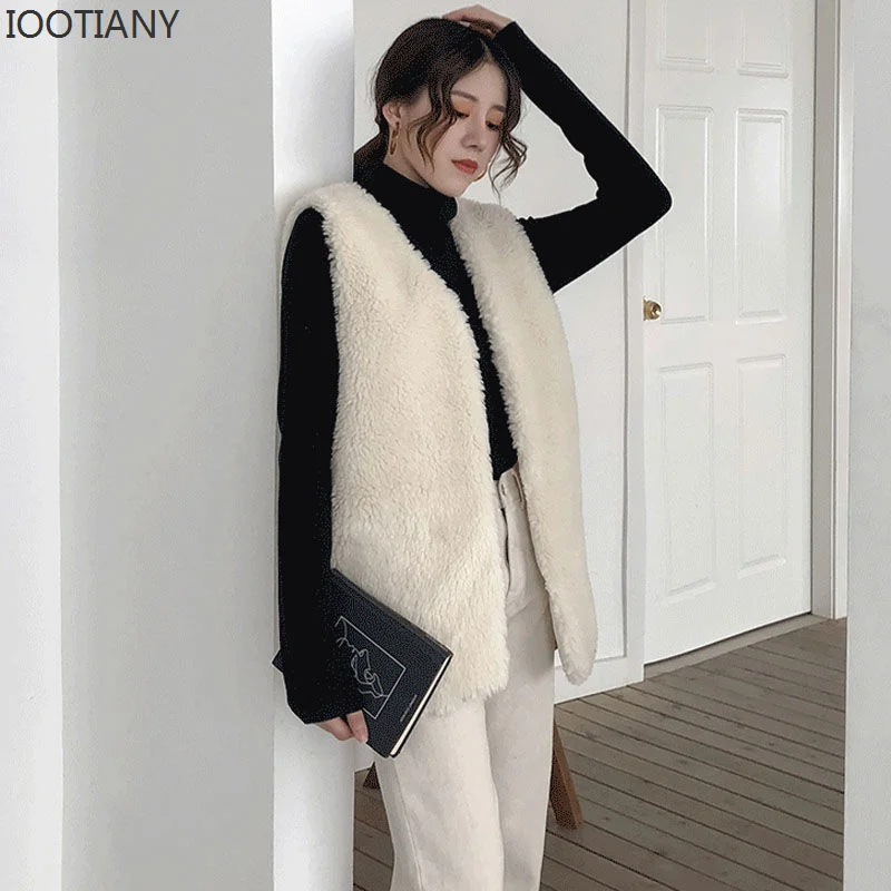 IOOTIANY New Autumn Fashion Trend Short Woman's Jacket Women Faux Fur Coat Faux Fur Vest Women's Vest