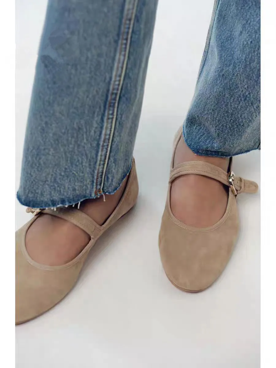 حذاء نسائي ZAKQ2025 جديد للربيع بمقدمة مستديرة وقاع مسطح، حذاء متعدد الاستخدامات غير رسمي منخفض القصة وعصري ومريح سهل الارتداء