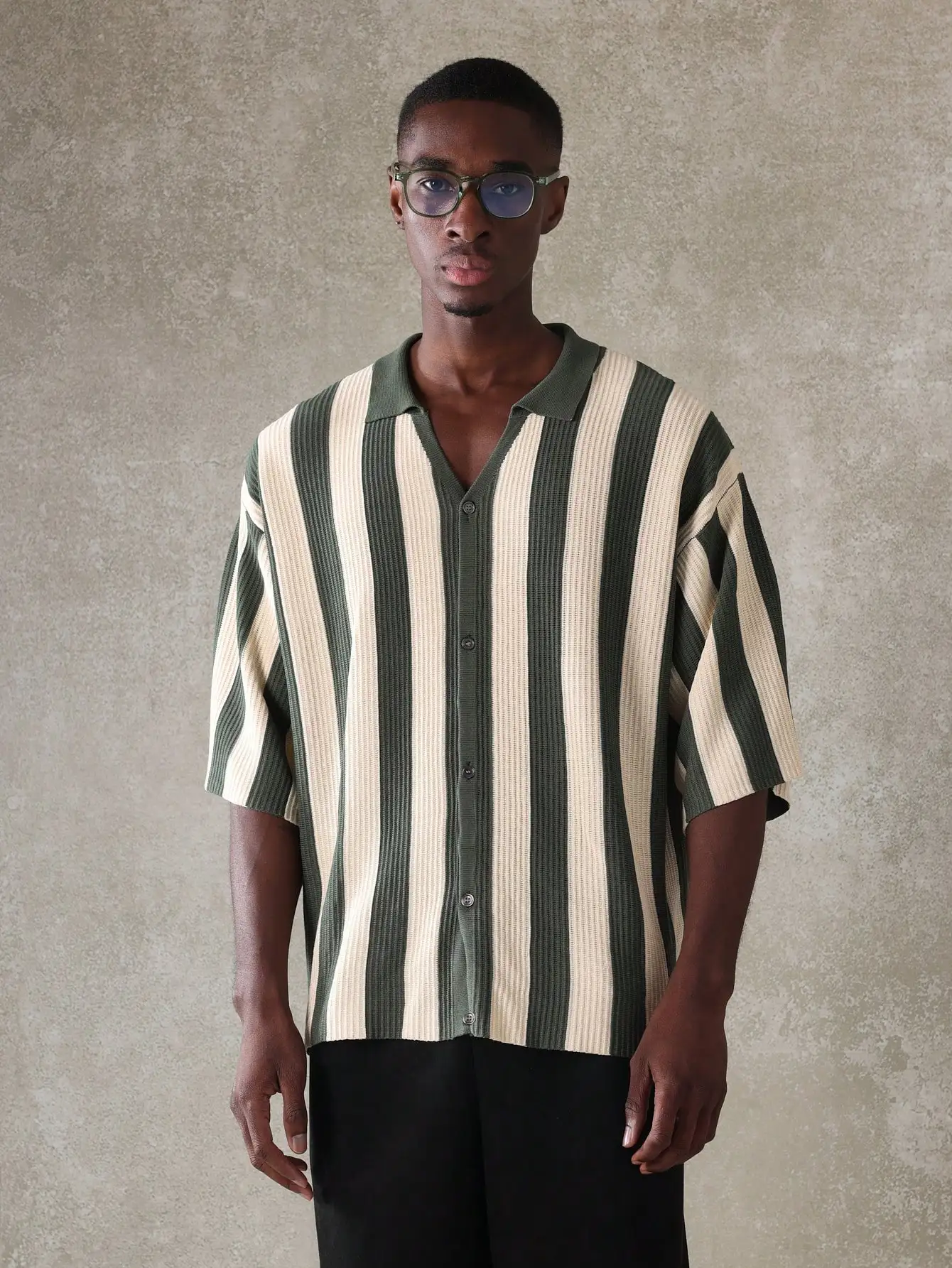

Men's Vertical Stripe Knitted Polo Shirt - Ribbed Button-Front Casual Summer Top