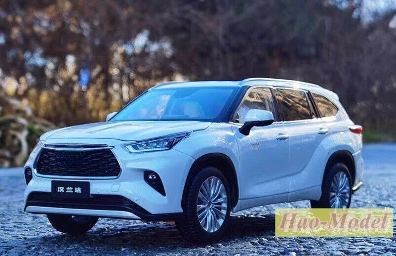 

1:18 для TOYOTA HIGHLAND 2021, литая под давлением металлическая модель автомобиля из сплава, игрушки для мальчиков, подарки на день рождения, коллекция для хобби, украшения белого цвета