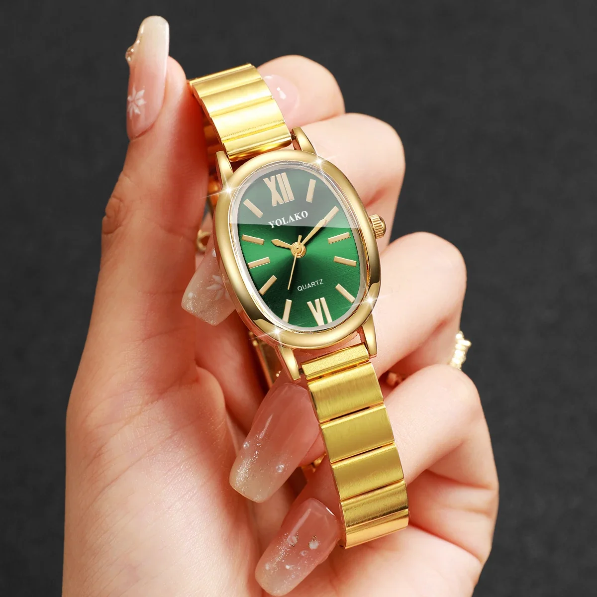Elegant Green Women Watch Roman Dial Golden Bracelet Strap Ladies Quartz Wristwatches Relogio Feminino GiftWithout Box