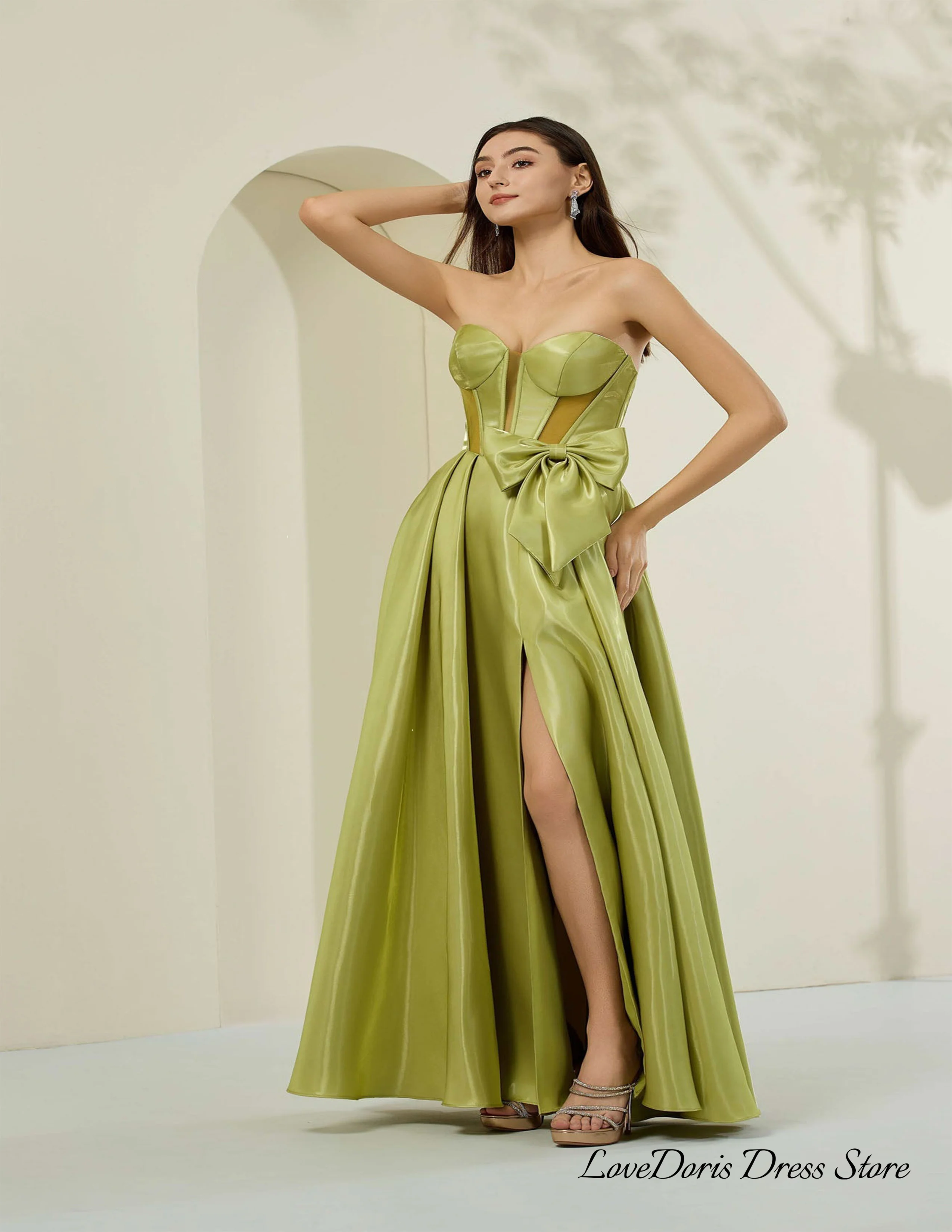 Vestido de noche elegante y personalizado, color verde lima, sin tirantes, con escote corazón, corsé, lazo grande, abertura alta, corte en A, largo, formal, 2026E