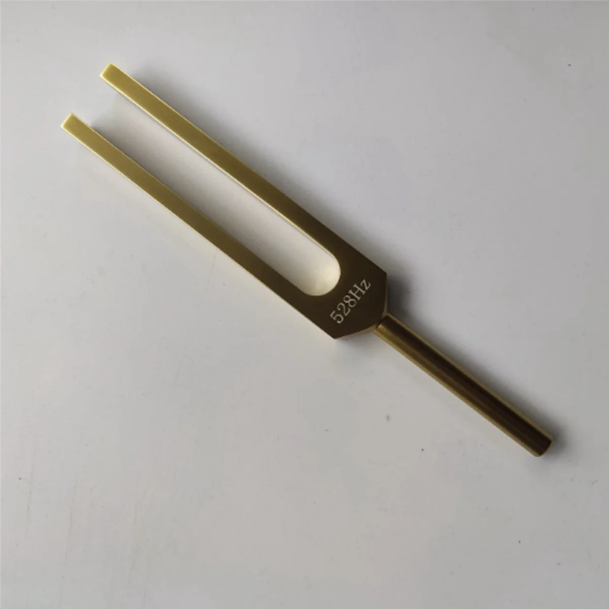 ABGN 2X 528 هرتز شوكة ضبط، شوكة ضبط ذهبية 528 هرتز للآلات الموسيقية والتأمل والاسترخاء