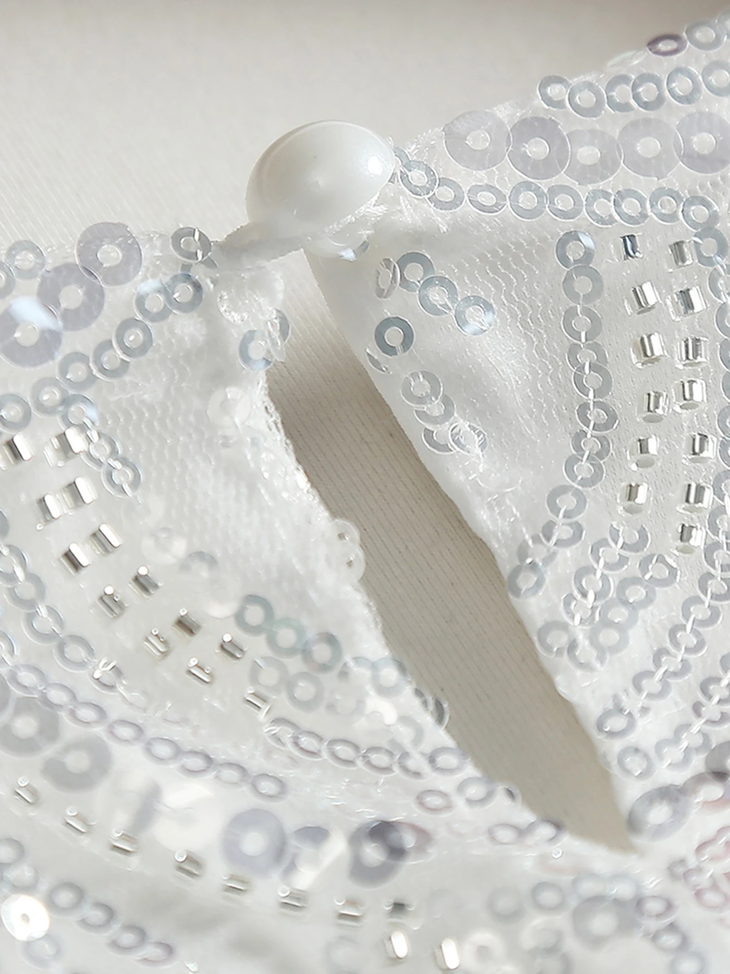 Top elegante e moderno para festas - camisa sem mangas com lantejoulas brilhantes, perfeita para uso diário - design texturizado.