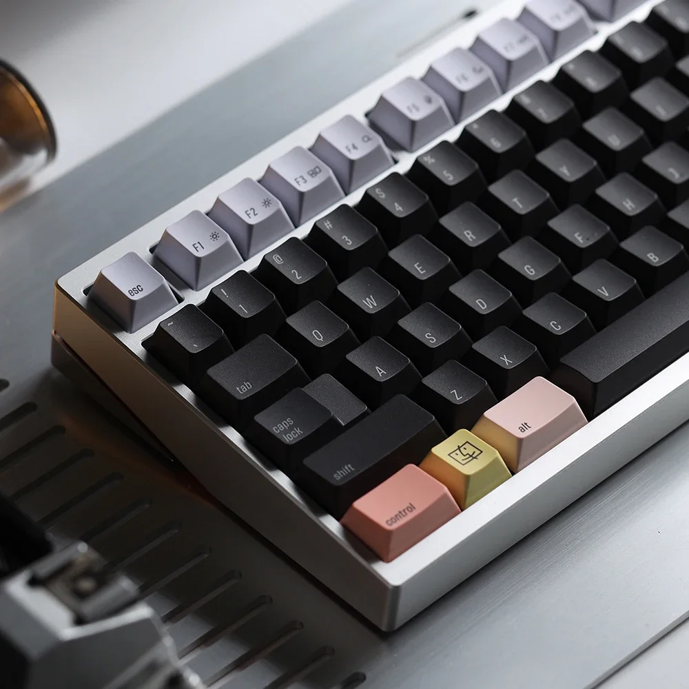 

Original Keycap Minimalist Wind 2100 Black Edition PBT Sublimation Macaron Italic Customized Keyboard