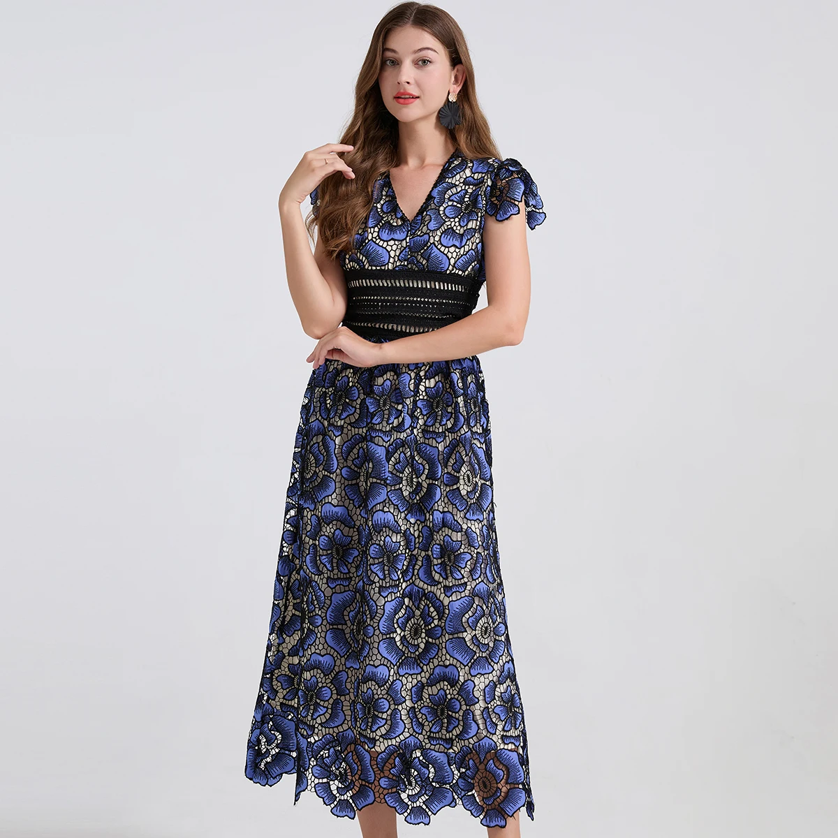 

Luxury Lace Hollow Out Long Prom Dress Women‘s V-Neck Short Sleeve Flower Embroidery Patchwork Formal Dress Evening Party Robe
