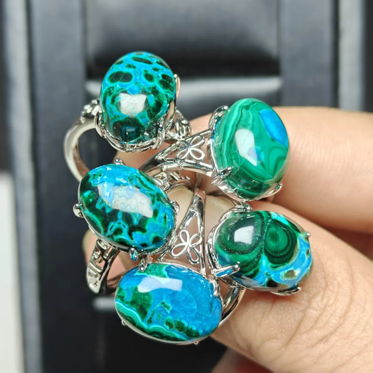 Natürliche Chrysocolla-Malachit-Perlen, verschiedene Arten, Ringdesign, trendig und vielseitig, schlicht und modisch, Live-Ring, Geschenk für Paare – Detail 4