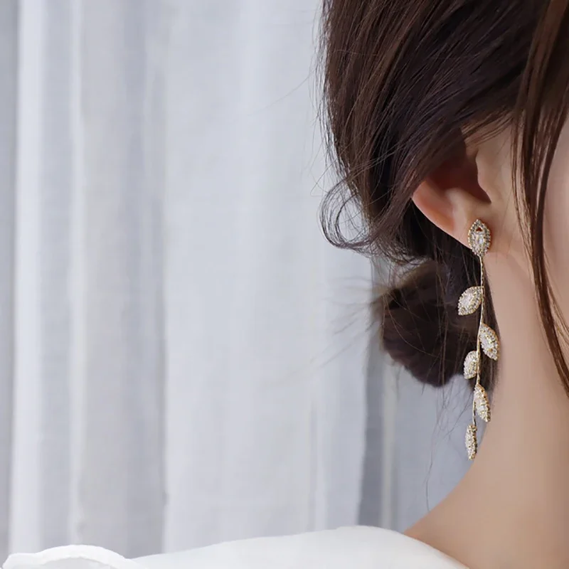 LXOEN Exquisite Zirconia Leaves Drop Earring for Women Flash Diamond Long Fringe Wedding Jewelry Birthday Gift  Brincos