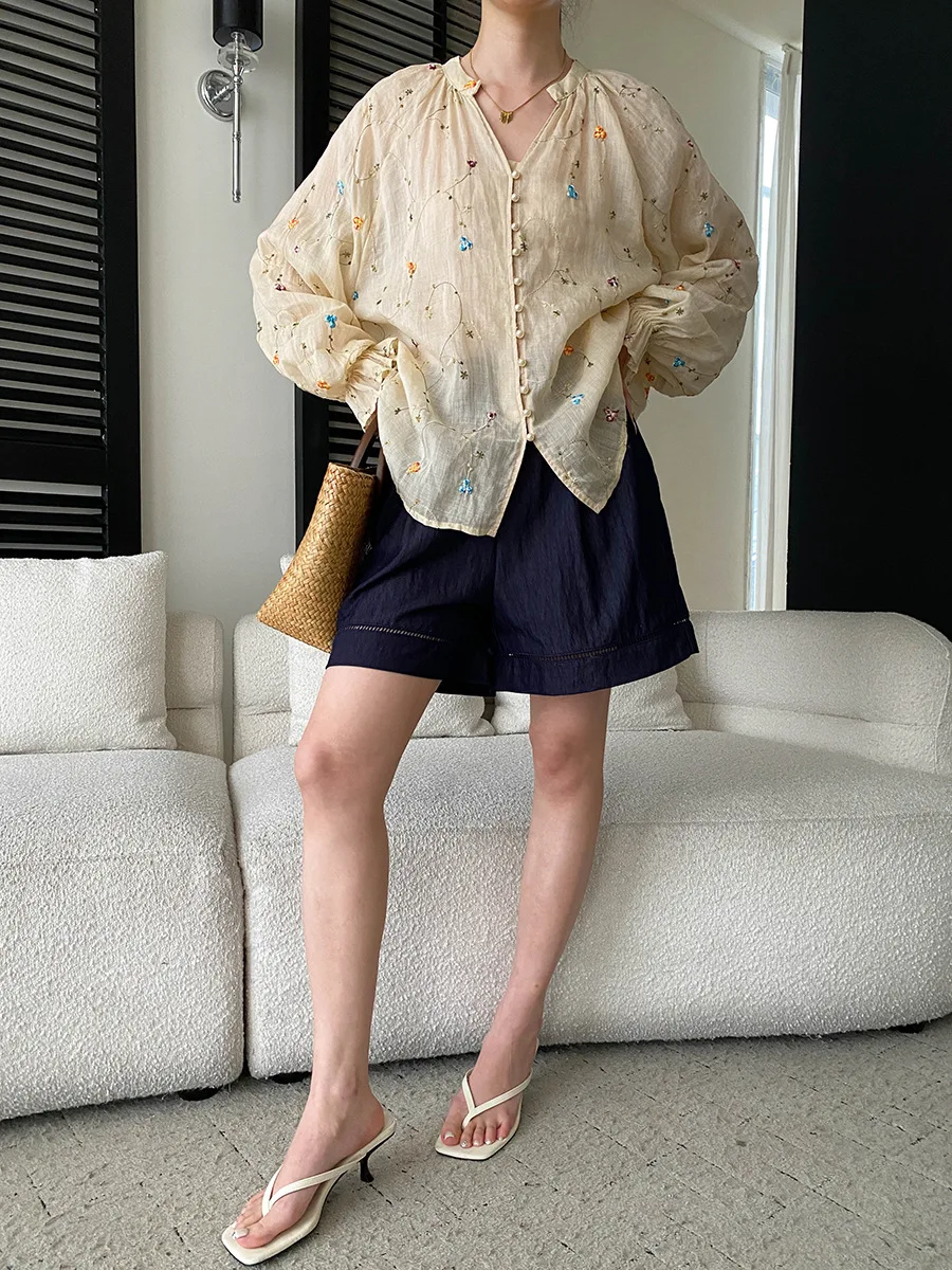 Sommerliche Damen-Shorts in unifarbenem Design mit hohler Textur, elastischem, hohem Bund, schlank machendem und lockerem, weitem Bein. – Detail 36