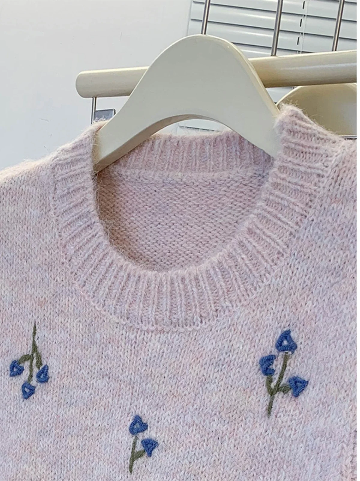 

Милый свитер с цветочной вышивкой, жилет, женский свободный весенне-осенний многослойный молодежный вязаный жилет, топ