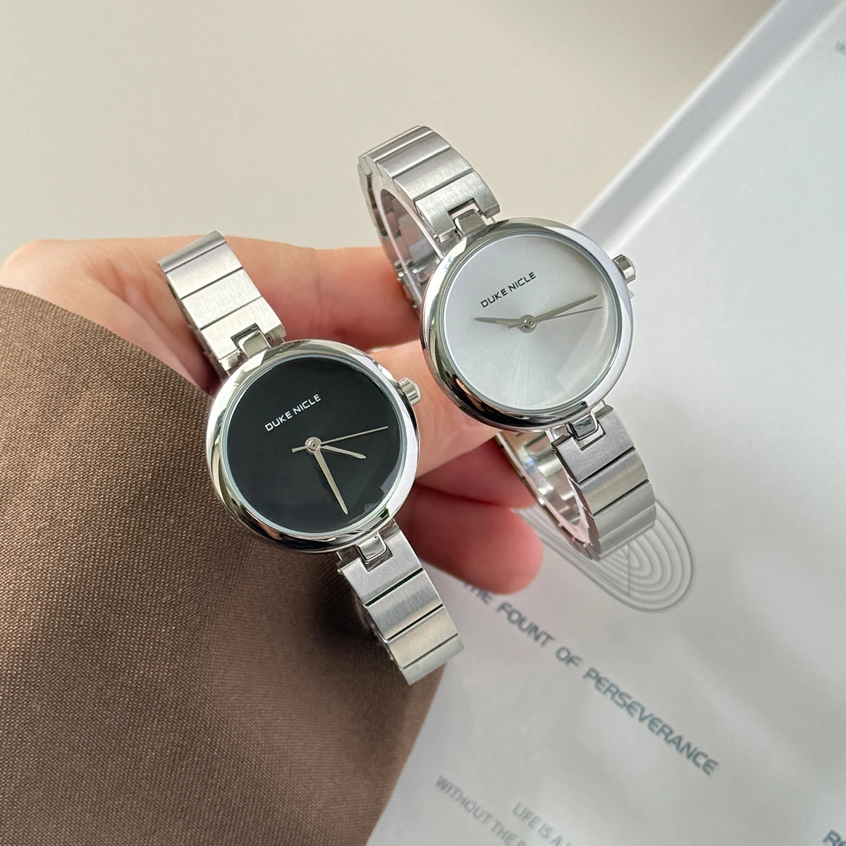 

Minimalist Silver Women Watch Stainless Steel Strap No Scale Dial Quartz Watches Business Female Wristwatch Relogio Feminino