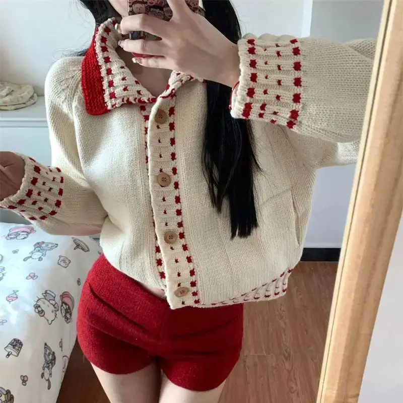 

One-Piece/Two-Piece Set Retro Lapel Contrasting Color Knitted Sweater Cardigan Red Casual Shorts Women New Autumn Design Suit