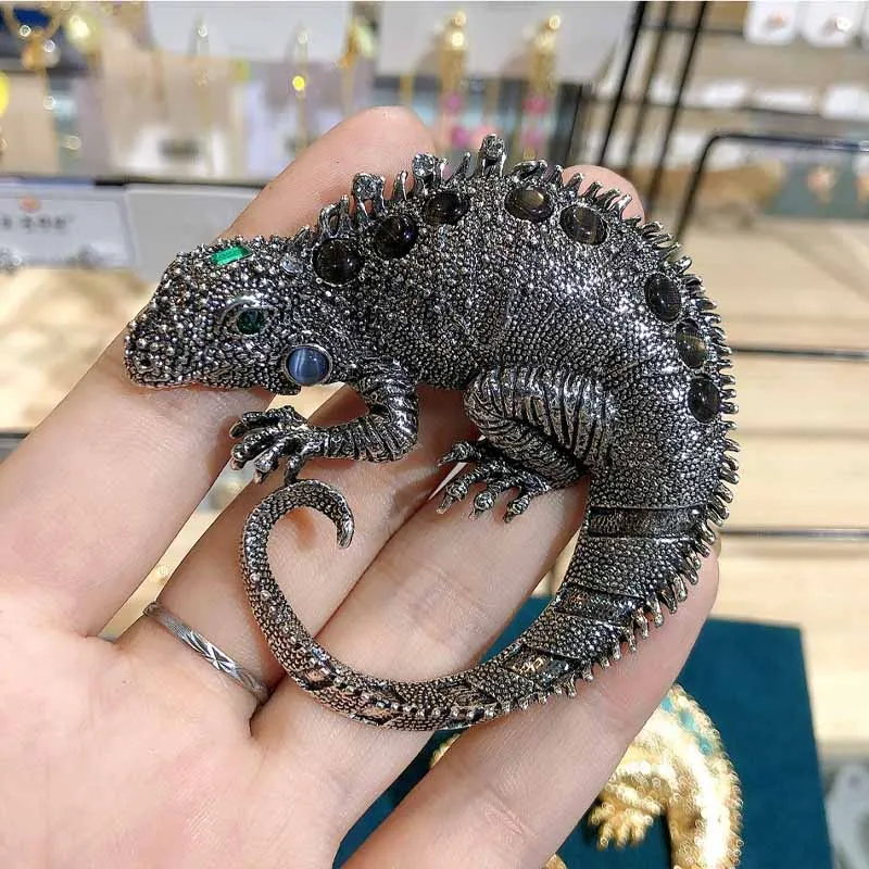 Creative Animal Rhinestone Large Size Brooch Personality Lizard Brooches for Men Women Coat Pin Retro Chameleon Corsage Badge