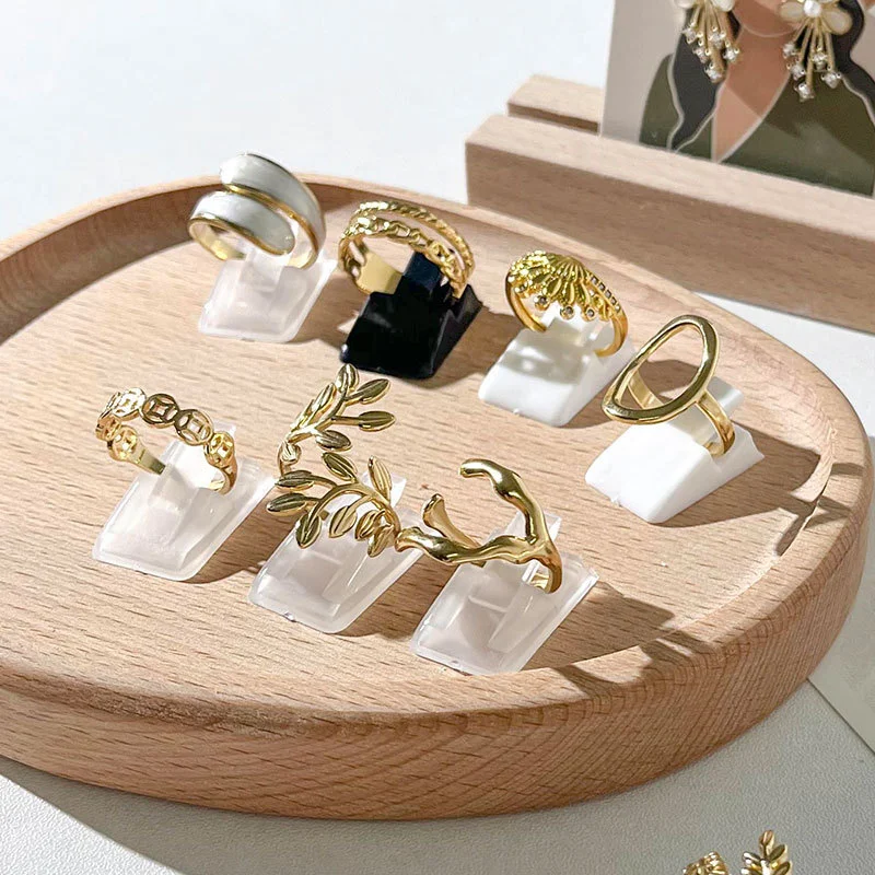 

Wholesale Mini Display Rack Ring Plastic Clip Jewelry Display Bracket Home Ring Display Props