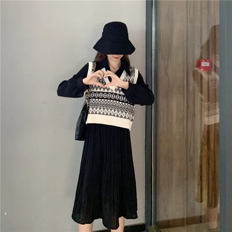 Vintage Argyle Knitted Vest Women V-Neck Sleeveless Oversized Pullovers Female Waistcoat Tops Autumn Casual Loose Sweater Vest