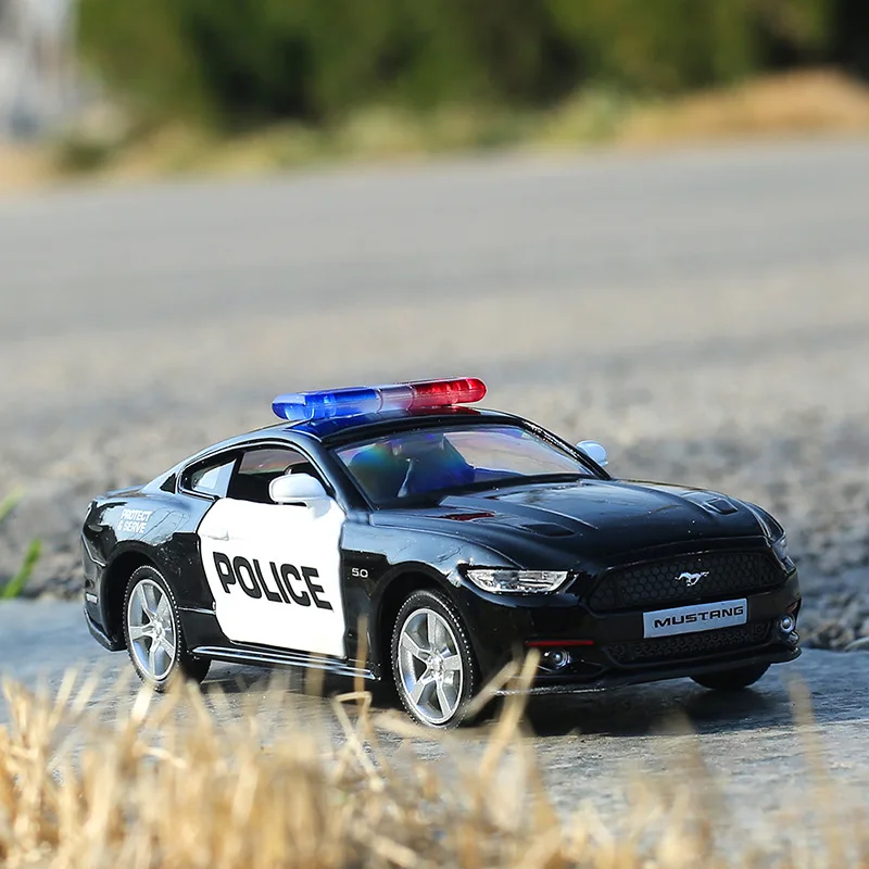 

Модель полицейского автомобиля Mustang 1:36, спортивная модель из сплава, литая металлическая игрушка, имитационная модель, подарки для детей