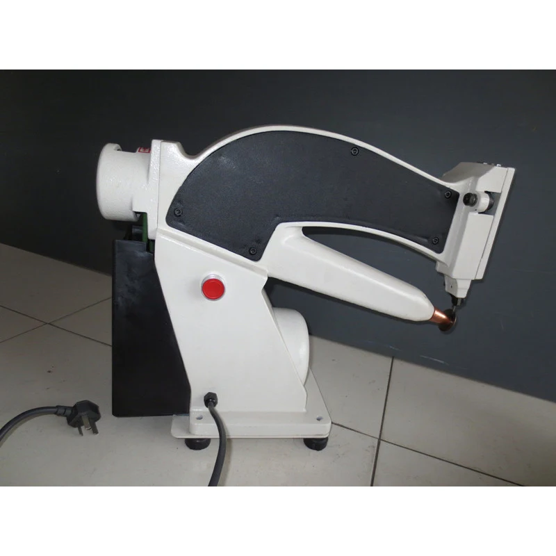 The Industrial Edge Liner Trimmer Shoe Machine Is Easy To Operate