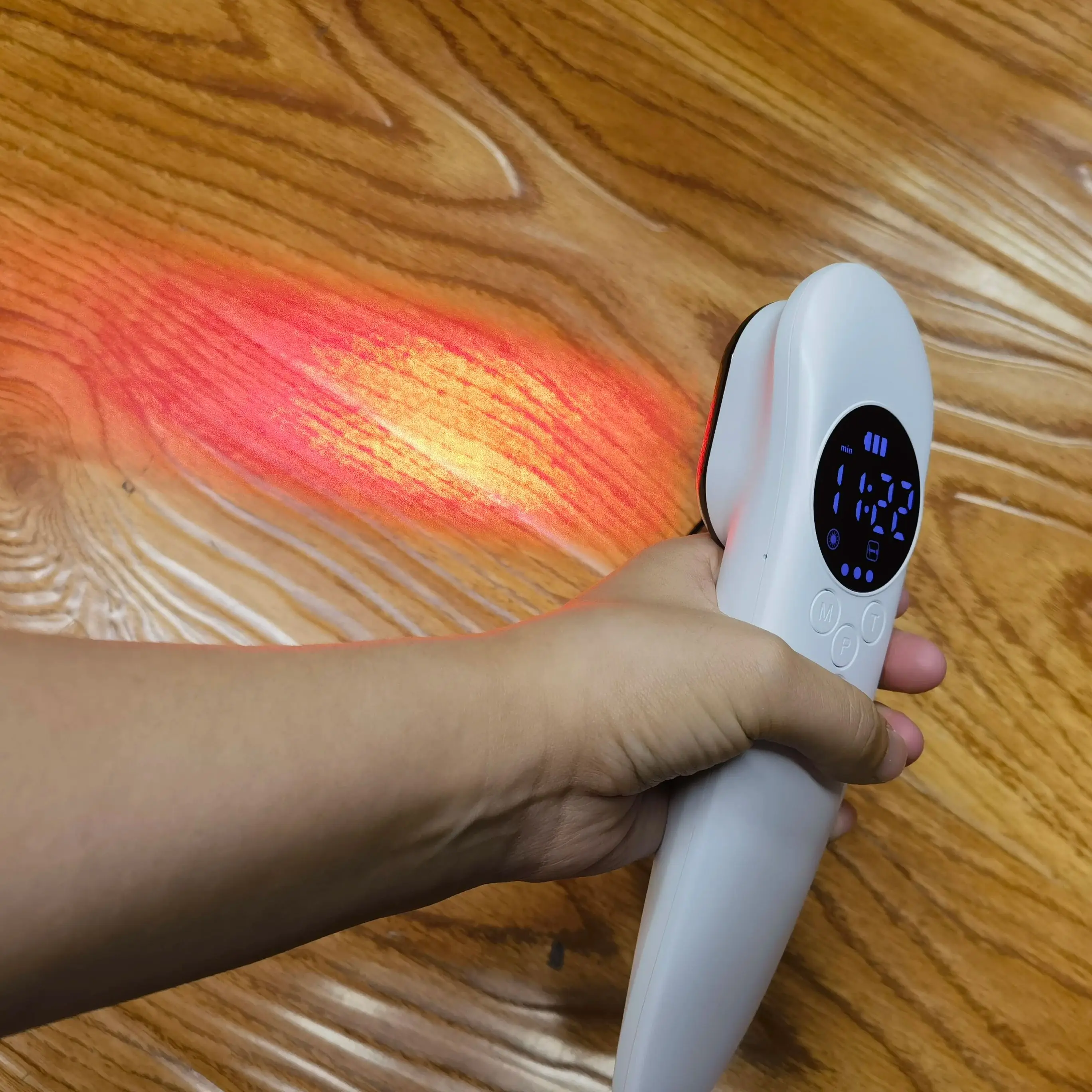 جهاز العلاج بالليزر HLKGO MLS للاستخدام البيطري يعالج التهاب الأذن وآلام المفاصل في الحيوانات الأليفة