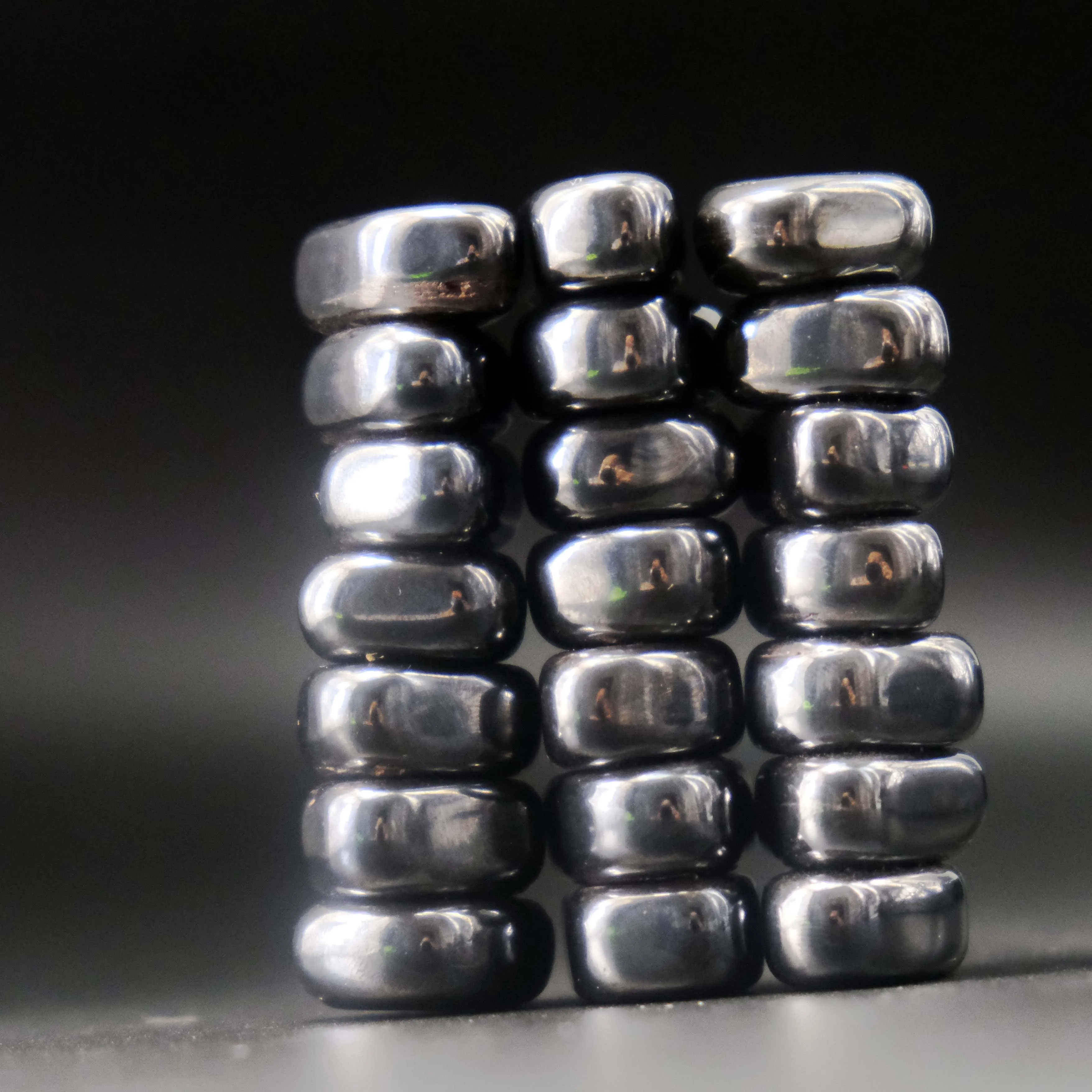 مغناطيس حجر المغناطيس الأسود غير المنتظم المصقول كتلة مغناطيسية متعددة الوظائف تخفيف التوتر العلاج التفاعل اللعب مغناطيس الثلاجة #2