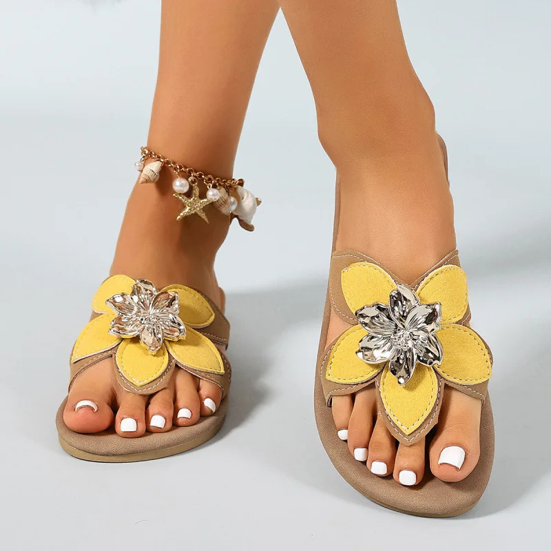 

Large Size Round-toe Flat Sandals 2026 New Model With Rhinestone Flowers, Fashionable Women's Outdoor Slippers Islam Elegant