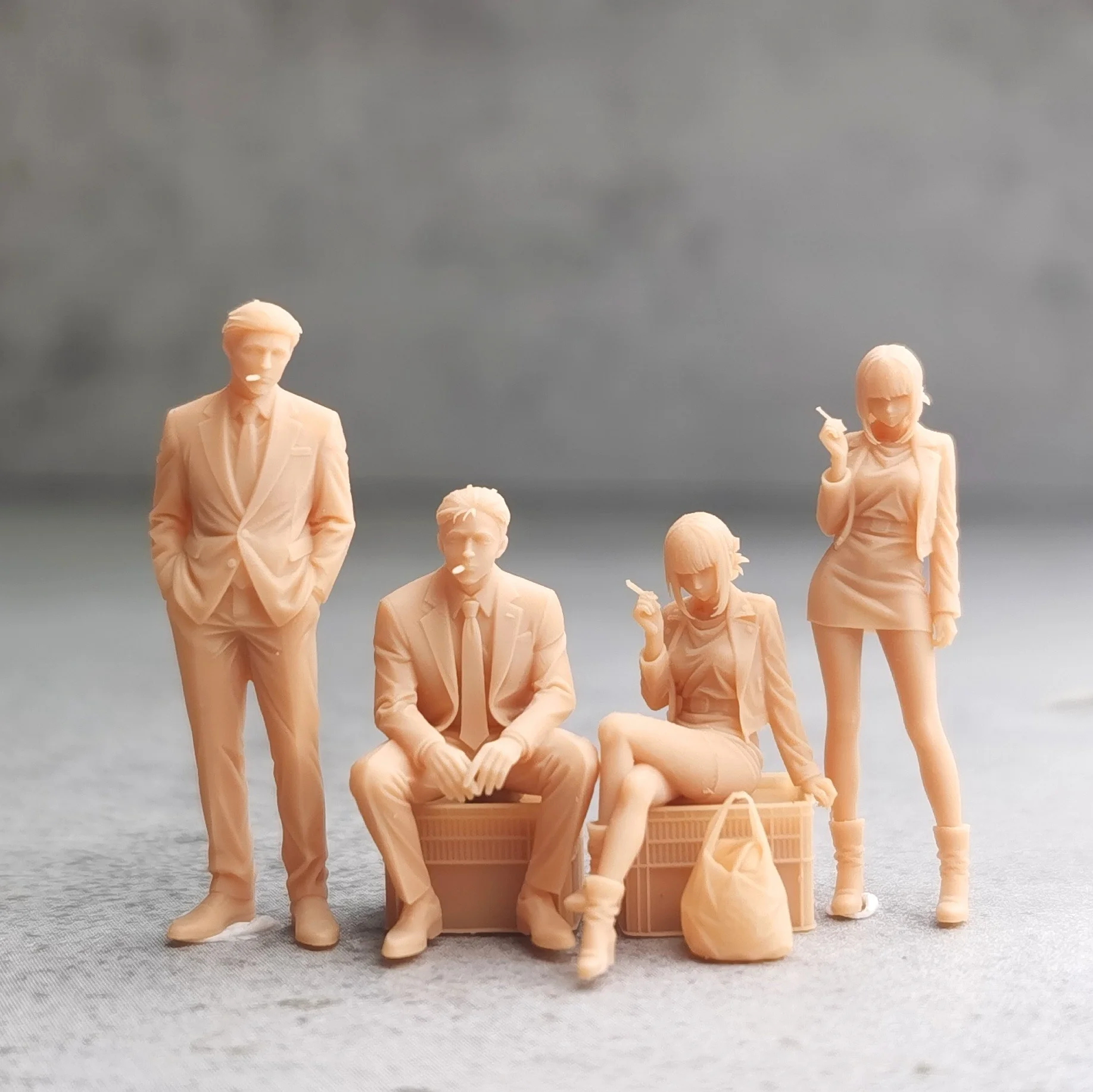 Miss Yamada And Mr. Sasaki Smoking Seated Posture Male And Female :64 Miniature Resin Doll White Model Scene Collectible