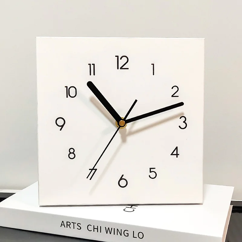 Solid wood creative simplicity, silent desktop clock pendulum desktop clock, placement clock, ornament decorative small clock