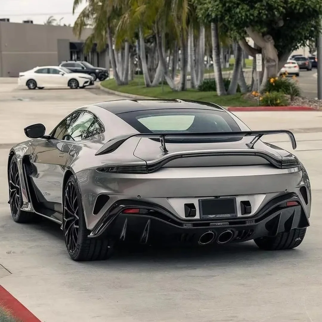 New Arrival Dry Carbon Fiber Wide Body Kits Polished Finish Single Deck Rear Wing Spoiler Parts for Martin V12 Vantage
